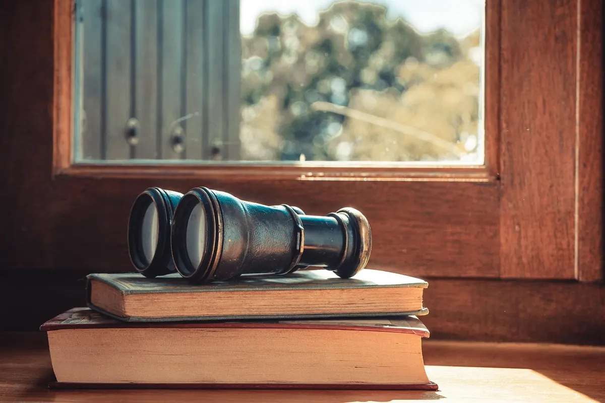 Binoculars vs Spotting Scopes: Which Should You Buy for British Birding?